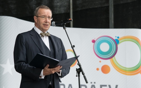 President Toomas Hendrik Ilves Eesti Euroopa Liiduga liitumise 10. aastapäeval Tallinna Vabaduse väljakul 01.05.2014