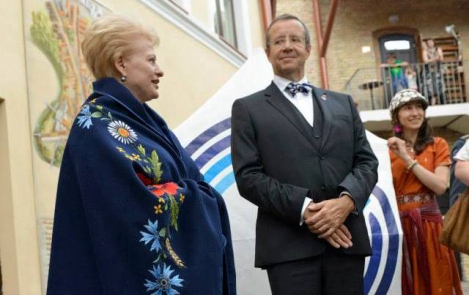 President Ilves õnnitles Dalia Grybauskaitėt Leedu presidendivalimiste võitmise järel