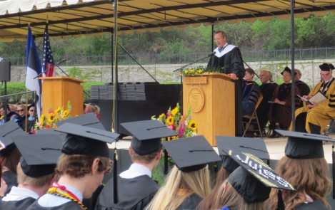 Речь перед выпускниками 2014 года при получении звания почетного доктора в Колледже Св. Олафа 25 мая 2014 года