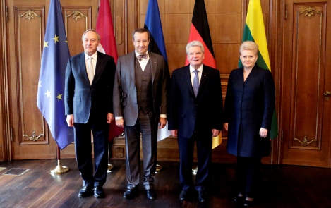 Президент Ильвес в Берлине: мы не можем больше делить мир на сферы влияния, это уничтожает суверенные государства