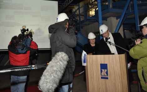 Сегодня президент Тоомас Хендрик Ильвес открыл в Кехра новую линию для щепы на фабрике Horizon Tselluloosi ja Paberi AS
