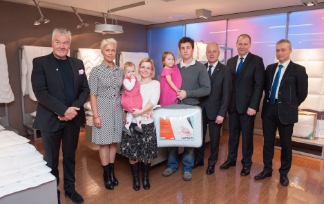 Wendre kinkis kolme aasta jooksul Eesti vastsündinutele üle 40 000 teki ja padja