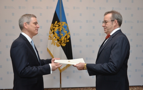 President Ilves accepted letters of credence from the Ambassador of Canada