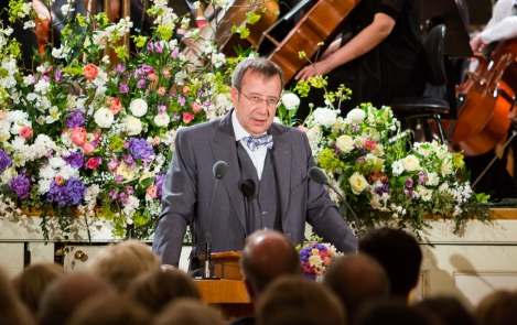 Vabariigi President emadepäeval Estonia kontserdisaalis 10. mail 2015