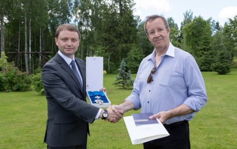 News in pictures: Ambassador of Moldova receives Class I Order of the Cross of Terra Mariana