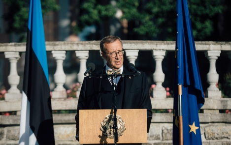 President Toomas Hendrik Ilves on the 24th anniversary of the restoration of independence  in the President’s Rose Garden on 20 August 2015