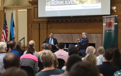 Picture gallery: President Toomas Hendrik Ilves and political scientist Francis Fukuyama discussed the future of information technology at Stanford University