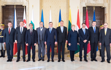 The key words of the meeting of Central and Eastern European heads of state were allied solidarity and shared responsibility