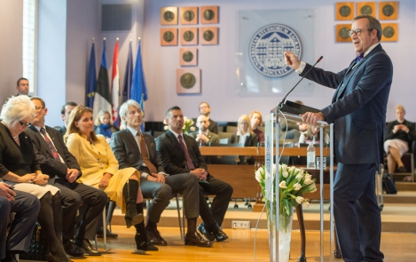 Президент Ильвес: нашим ответом террористам не может стать закрытие границ внутри Европы