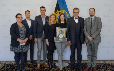 News in pictures: a donation of 4,500 euros was collected for My Dream Day from the sales of President Ilves’s compilation album of favourite tracks