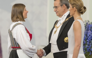 President Ilves congratulated Kersti Kaljulaid on being elected the new Head of State