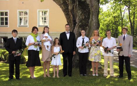 President Ilves awarded prizes today to the winners of the essay contest