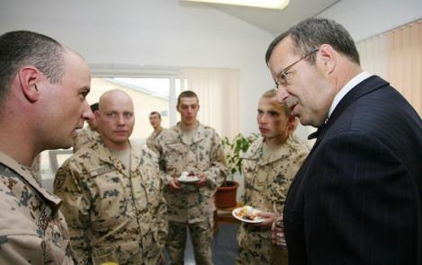 Президент Ильвес встретился с отправляющимися на миссию в Афганистан военнослужащими Сил обороны