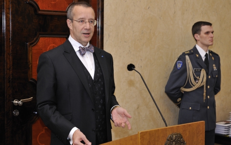 Vabariigi President sõnavõistluse lõpetamisel Kadriorus 2. detsembril 2010