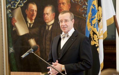 President Ilves to the recipients of decorations: you have helped Estonia to develop, improve and grow strong