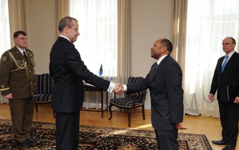 President Ilves accepts credentials from Ambassadors of Cyprus and Tanzania