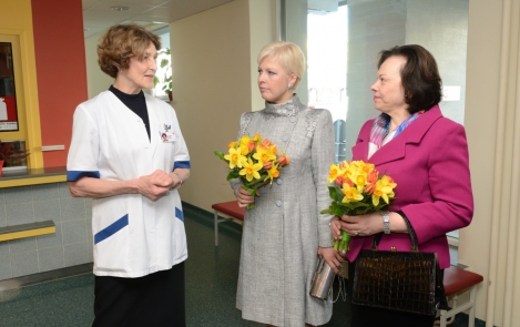 Evelin Ilves and the wife of the Slovenian president visited the Tallinn Children’s Hospital today