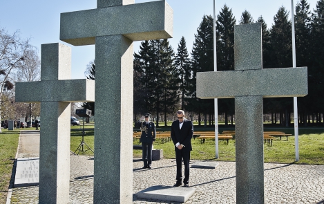Президент Ильвес почтил память погибших во Второй мировой войне