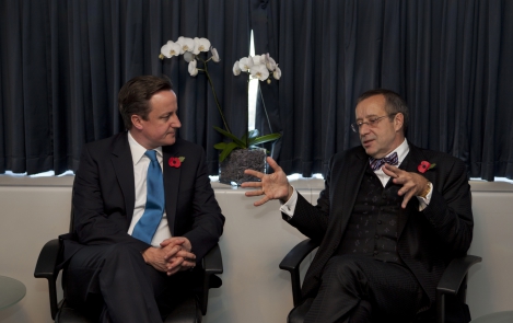 President Ilves kohtus Briti valitsusjuhi David Cameroniga