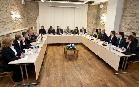 На мызе Вихула началась встреча президентов государств Балтии и Польши