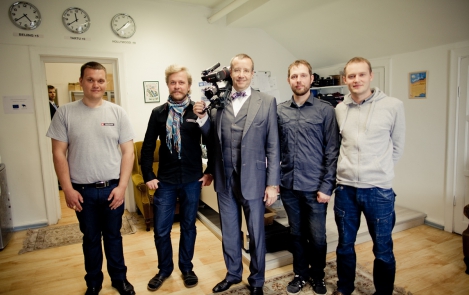 President Ilves visited enterprises in Tartu, whose clients include the White House and the creators of the Angry Birds computer game