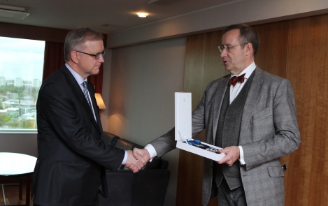 Olli Ilmari Rehn and Timo Pesonen were presented with decorations of the Republic of Estonia