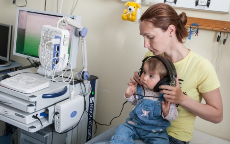 Таллиннская детская больница получила новый аппарат ЭМГ