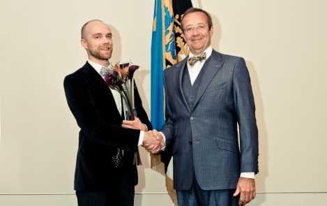 President Ilves presented Tanel Veenre with Young Cultural Figure Award