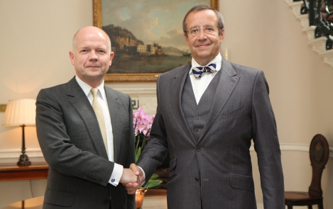 President Ilves kohtus Suurbritannia välisministriga
