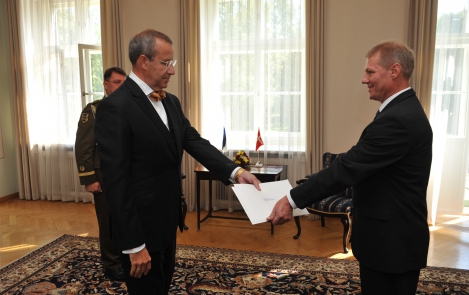 President Ilves accepted credentials from four ambassadors
