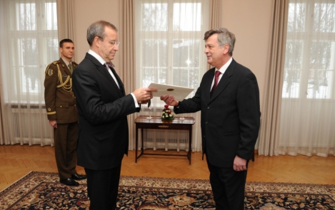 President of the Republic accepted credentials from ambassadors of Honduras, Bulgaria and Serbia