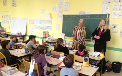Evelin Ilves visited an elementary school in Paris