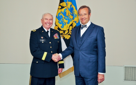 ФОТОНОВОСТЬ: Президент Ильвес встретился с генерал-майором Джеймсом А. Адкинсом