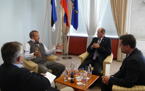 ФОТОНОВОСТЬ: Президент Ильвес встретился с бывшим премьер-министром Словении Янезом Яншей