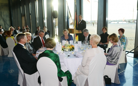 President Ilves õhtusöögil Saksamaa Liitvabariigi presidendi Joachim Gauck'i riigivisiidi puhul Tallinna Lennusadamas 9. juulil 2013