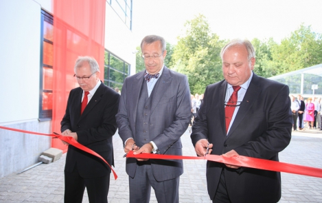 Президент Ильвес открыл новый технологический городок ABB