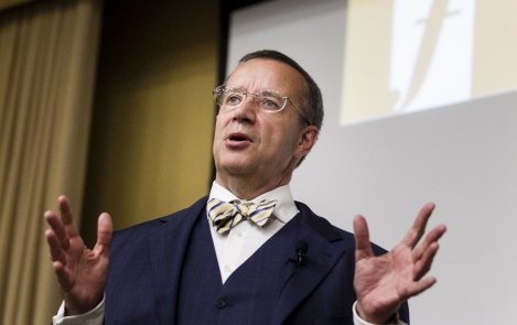President Ilves at the Fletcher Institute: “In the cyber world, we have to find a balance between security, privacy and the free movement of information.”