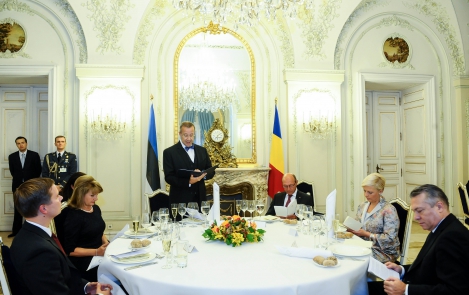Президент Ильвес в Бухаресте: гражданское участие людей является залогом сохранения свободы