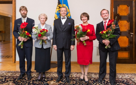 Президент Ильвес вручил премии в сфере образования за нынешний год