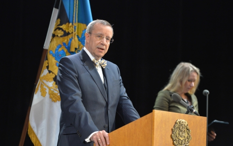 The President, Toomas Hendrik Ilves, at the awarding of the decorations of the Republic of Estonia  “Estonia says: Thank you” in Theatre Endla, 23 February 2014