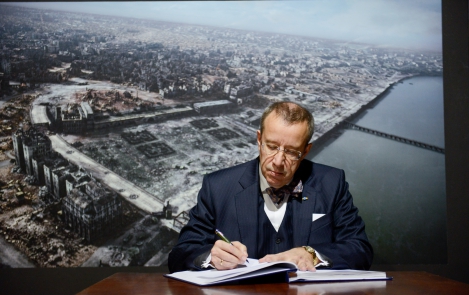 News in pictures: President Ilves visited the Warsaw Uprising Museum