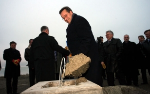 At Sillamäe president Toomas Hendrik Ilves together with Tiit Vähi, Chairman of the Council of AS Sillamäe Sadam, participated in the corner stone laying ceremony of a new pier.