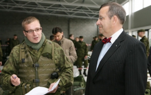 President Ilves visited the largest exercise for reservists, called Siil 2008