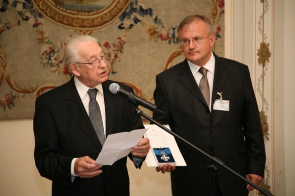 President Ilves presented the Order of the Cross of Terra Mariana to Andrzej Wajda, famous Polish director and creator of the film Katyn