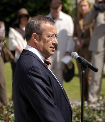 President Toomas Hendrik Ilves received the best secondary and vocational school as well as university graduates