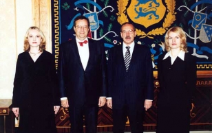 The President of the Republic Toomas Hendrik Ilves appointed judges. From left: Janika Lipson, president Toomas Hendrik Ilves, Chief Justice of the Supreme Court Märt Rask, Kadriann Ikkonen.