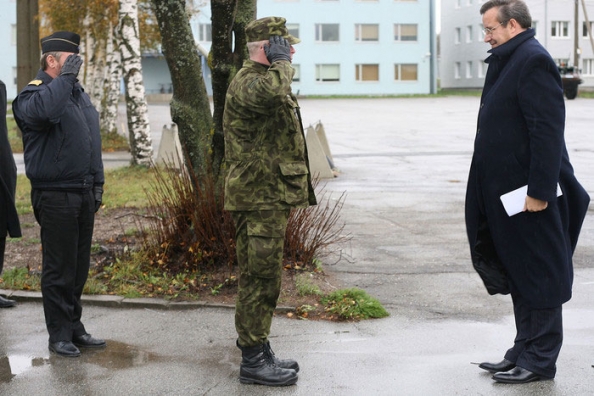 President Toomas Hendrik Ilves külastas Paldiski garnisoni.
