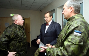 President Toomas Hendrik Ilves külastas Paldiski garnisoni.