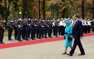 Her Majesty Queen Elizabeth II and His Royal Highness The Duke of Edinburgh arrived in Estonia on a state visit and were greeted by the President of the Republic of Estonia and Mrs. Evelin Ilves at Kadriorg.