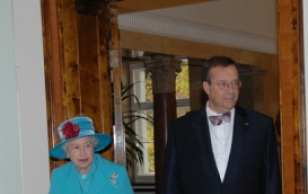 Her Majesty Queen Elizabeth II and president Toomas Hendrik Ilves.